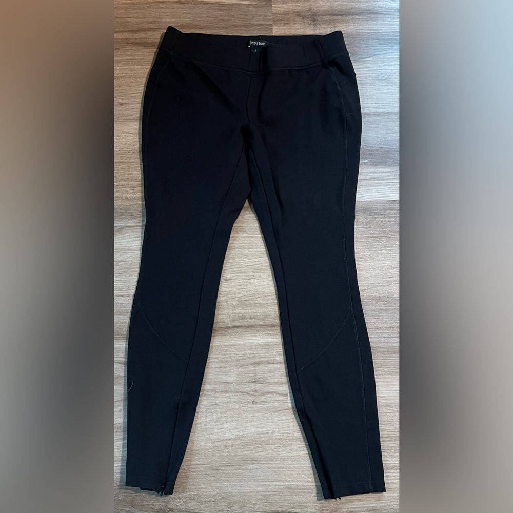 White House Black Market Classic Leggings With Zippered Ankles